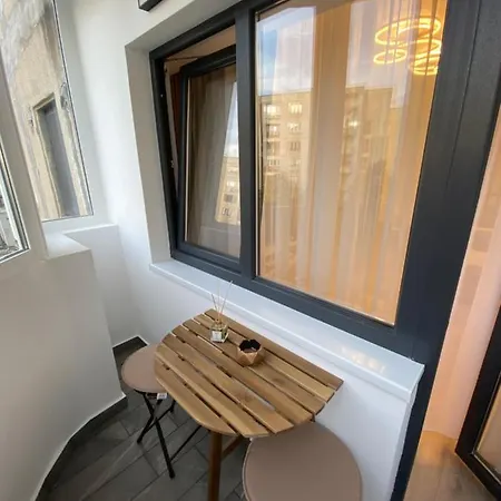 Lovely In The Center Of Apartman