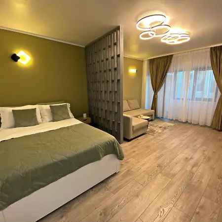 Lovely In The Center Of * Bukareszt