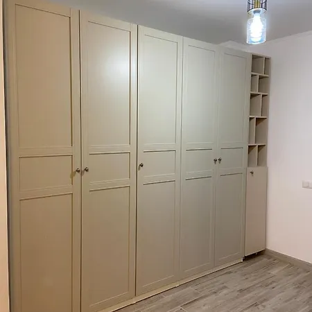 Lovely In The Center Of * בוקרשט