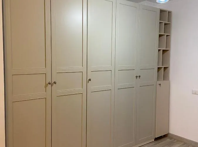 Lovely In The Center Of * ブカレスト